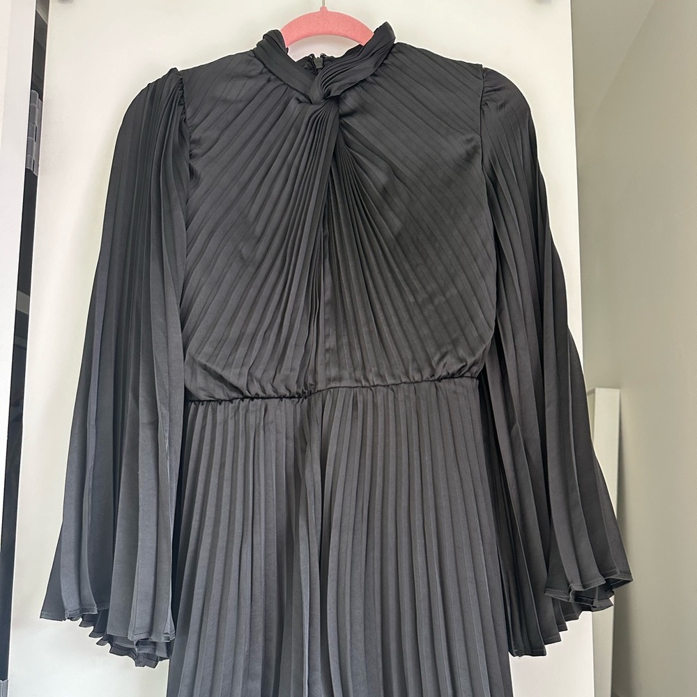 Express Satin Pleated Twist Neck Long Sleeve Romper XS